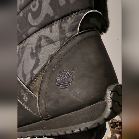 Girls size 10t Timberland boots - Picture 4 of 6